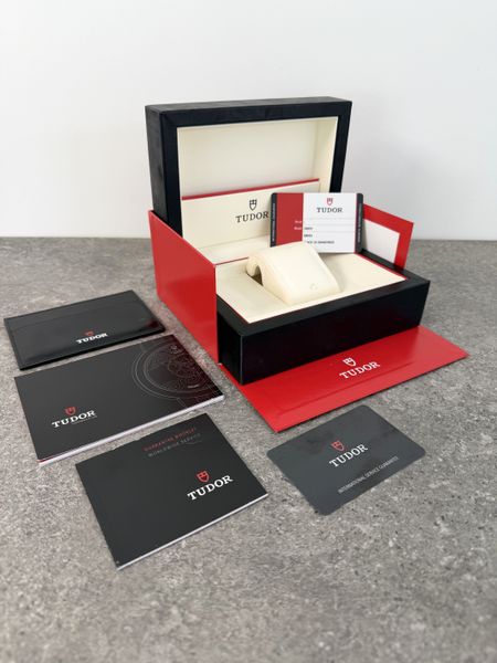 Tudor Glamour Date & Day M56003-0007